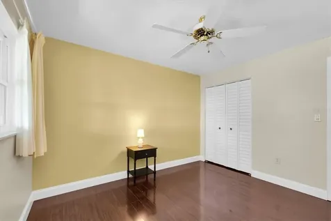 10032 65th Avenue N St Petersburg FL 33708