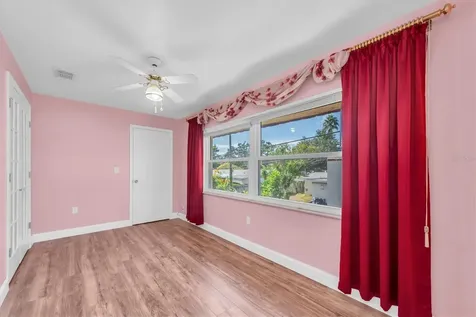 10032 65th Avenue N St Petersburg FL 33708