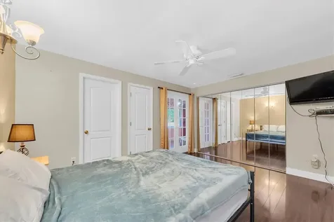 10032 65th Avenue N St Petersburg FL 33708