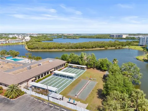 10032 65th Avenue N St Petersburg FL 33708