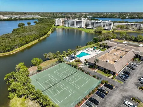10032 65th Avenue N St Petersburg FL 33708