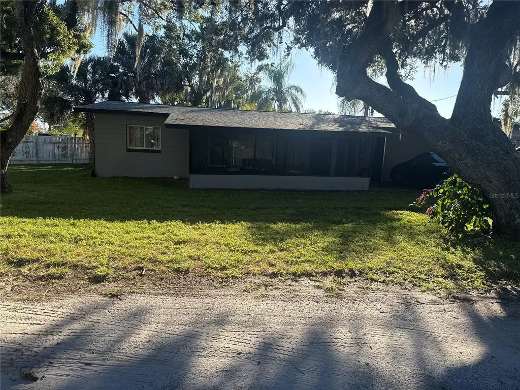 903 N Harbor Terrace Tavares FL 32778