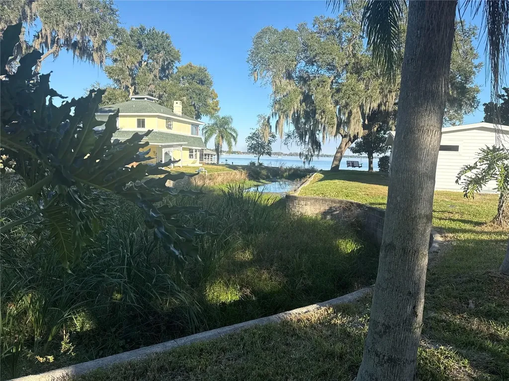 903 N Harbor Terrace Tavares FL 32778