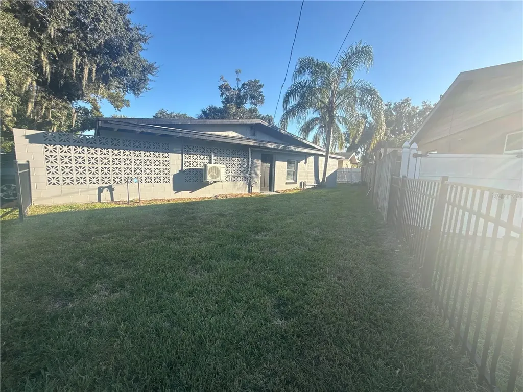903 N Harbor Terrace Tavares FL 32778
