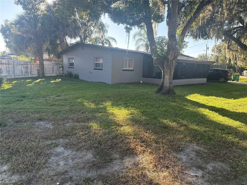 903 N Harbor Terrace Tavares FL 32778