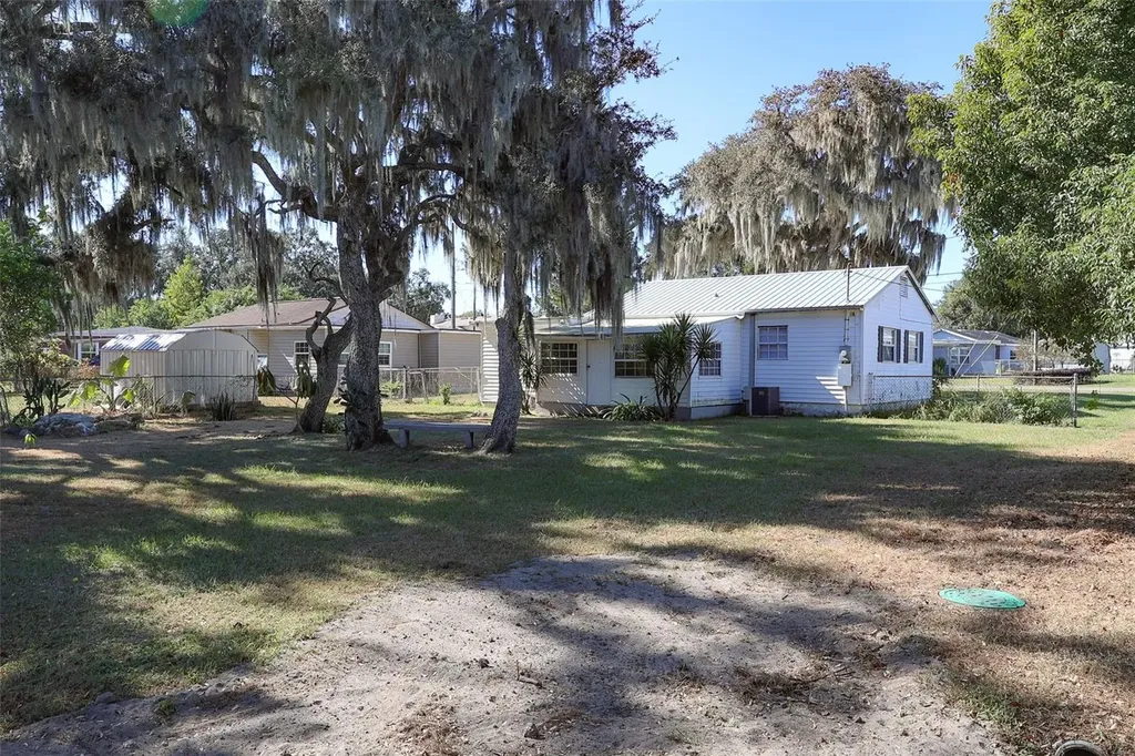 1950 E Valencia Drive Bartow FL 33830