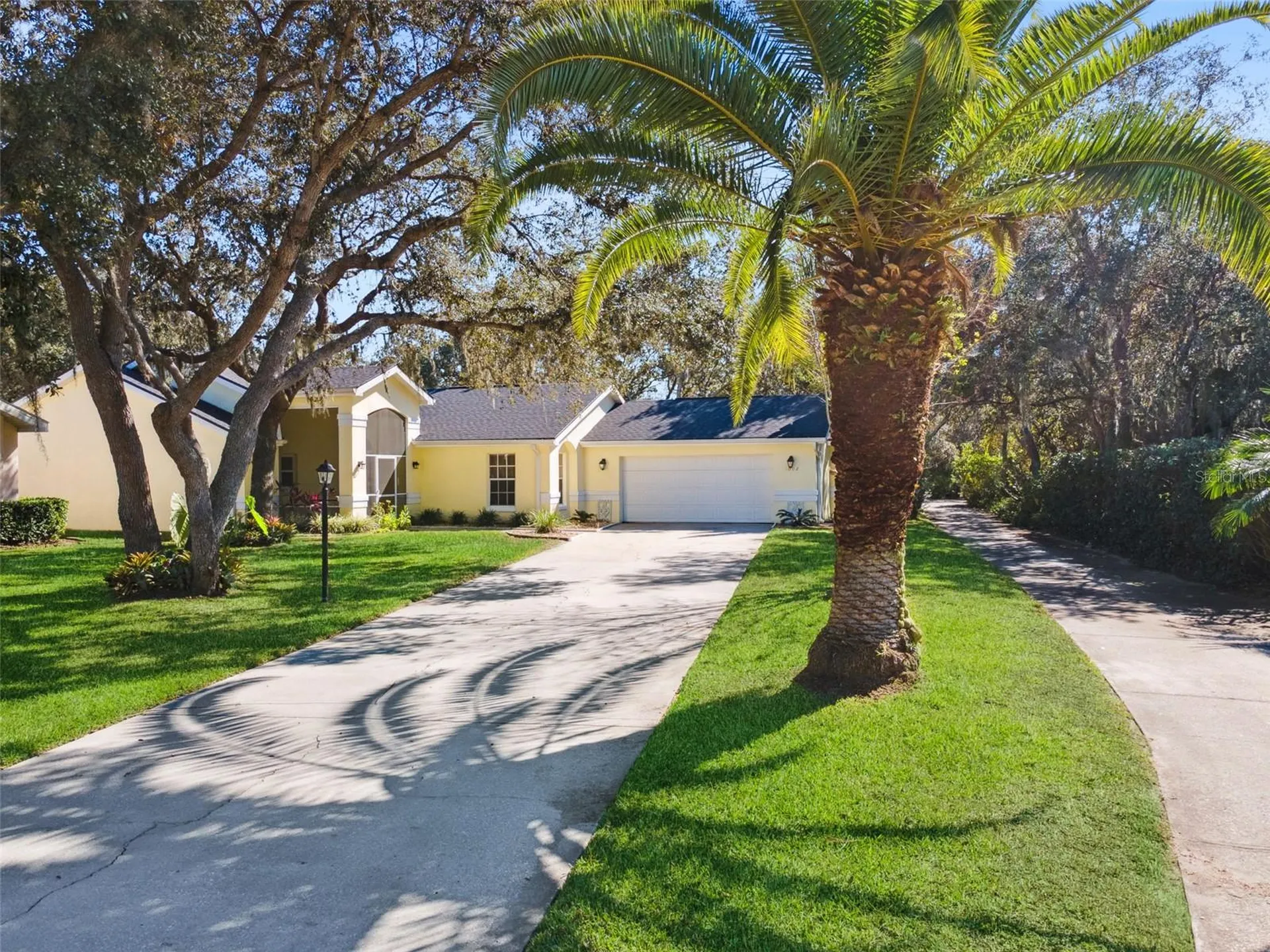 1002 Tequesta Trail Lake Wales FL 33898