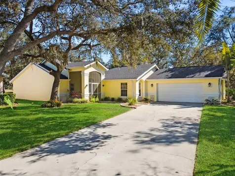 1002 Tequesta Trail Lake Wales FL 33898
