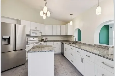 1002 Tequesta Trail Lake Wales FL 33898