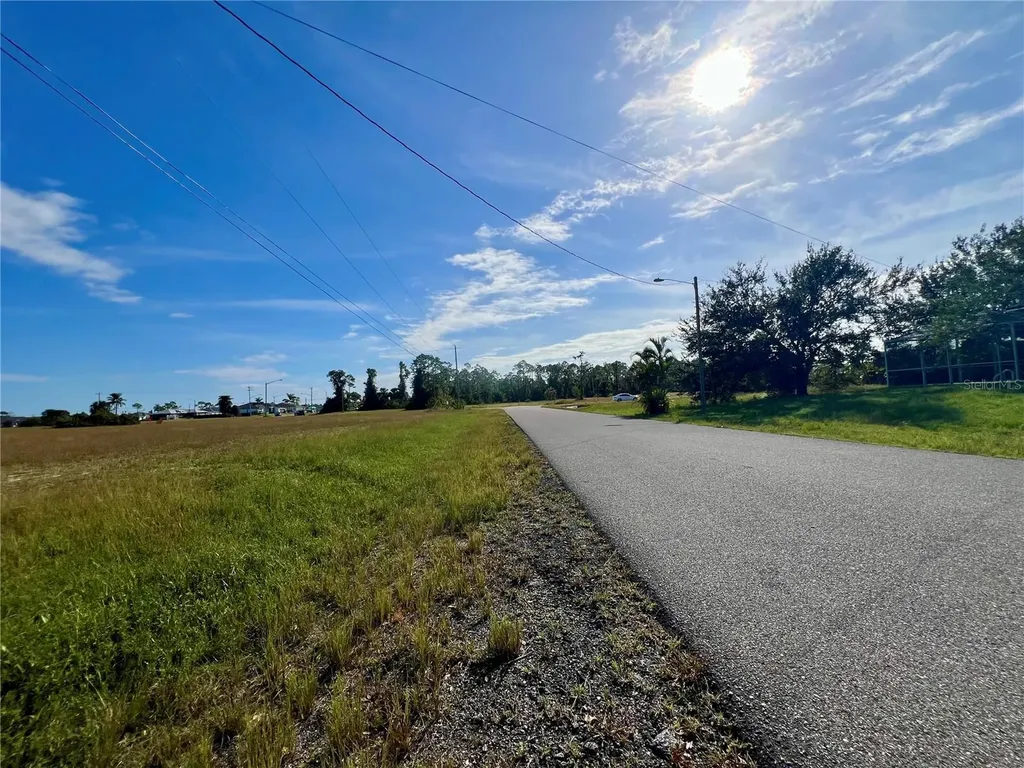1515 NE 32nd Lane Cape Coral FL 33909