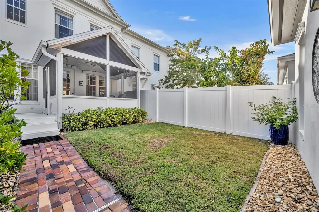 995 Juel Street Orlando FL 32814