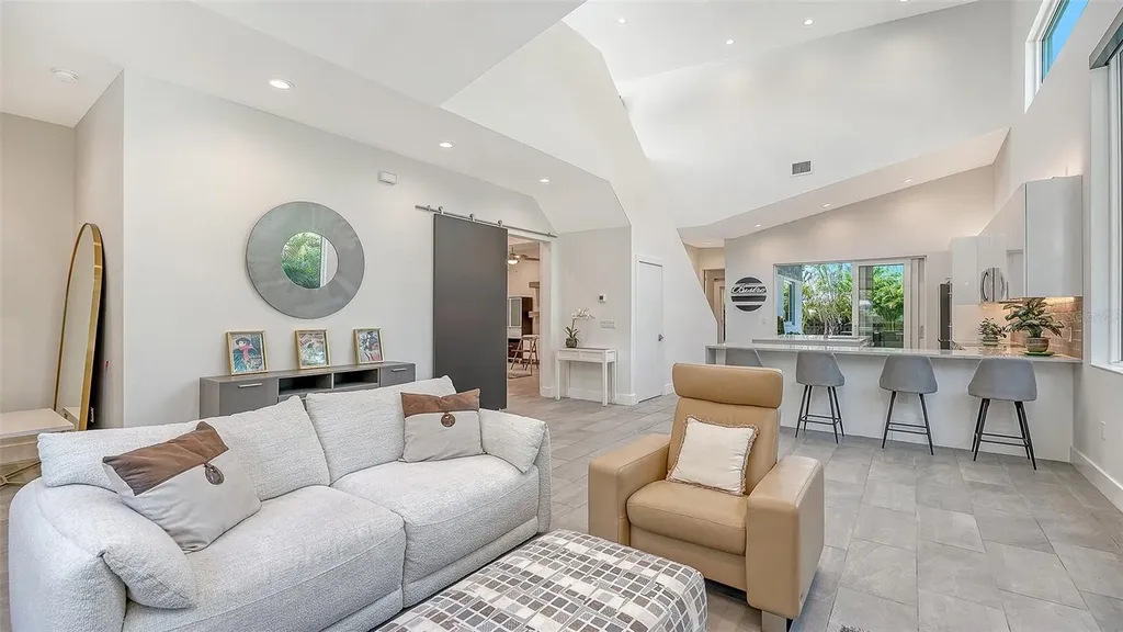 2254 Hawthorne Street Sarasota FL 34239