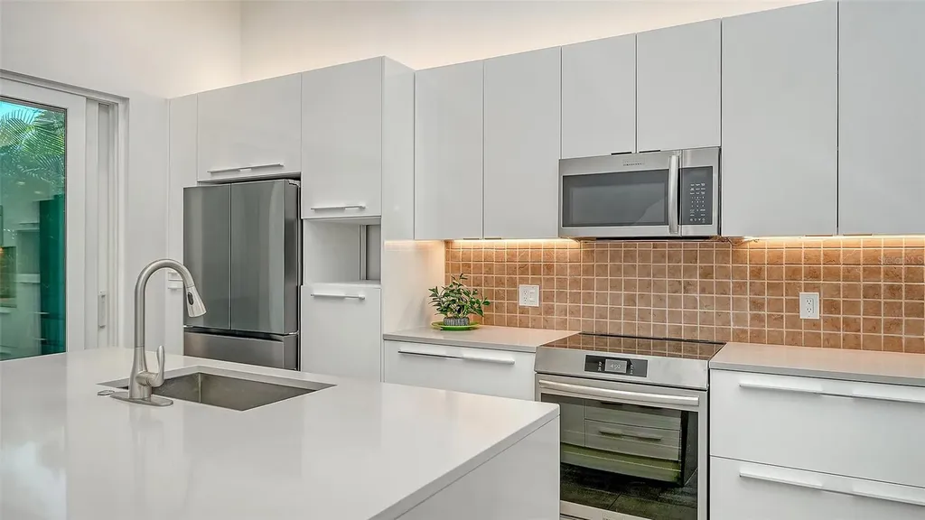 2254 Hawthorne Street Sarasota FL 34239