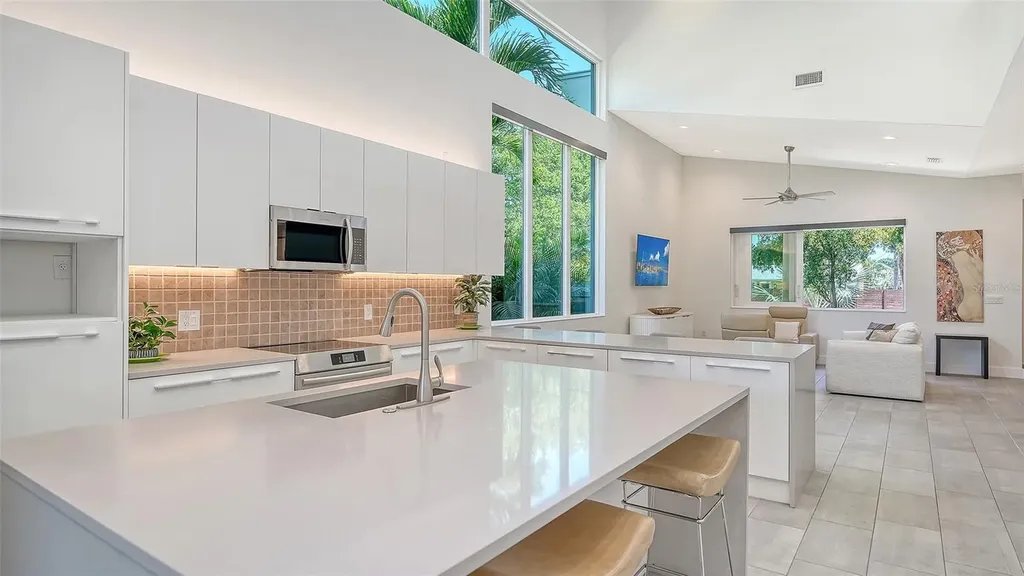 2254 Hawthorne Street Sarasota FL 34239