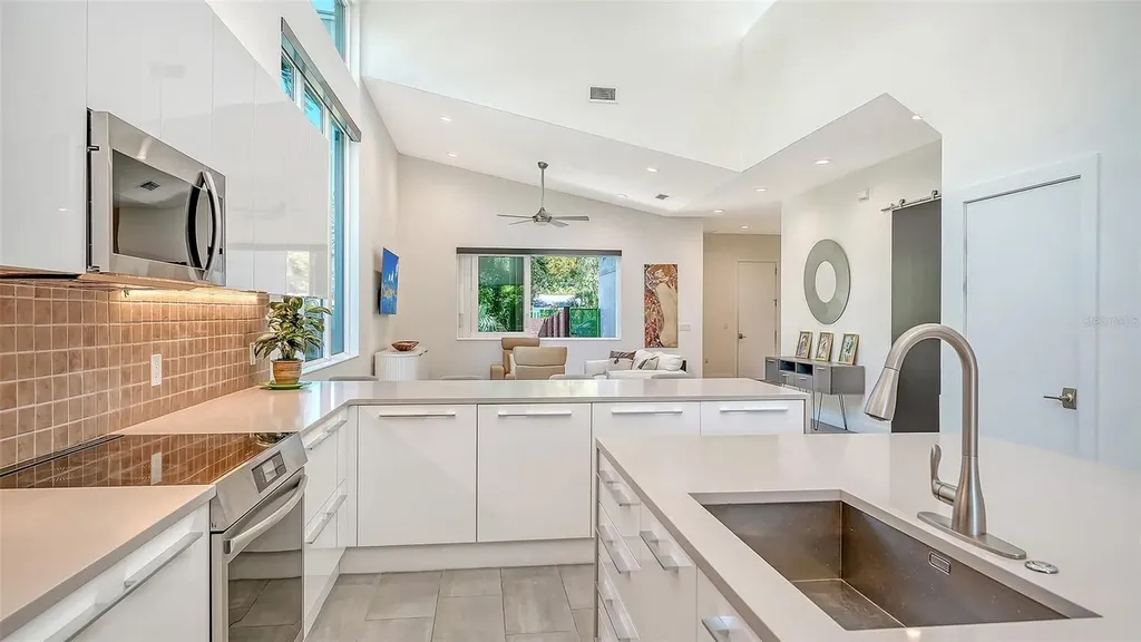 2254 Hawthorne Street Sarasota FL 34239
