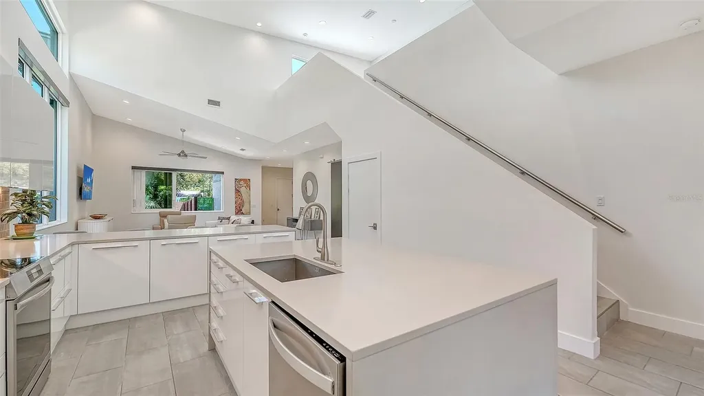 2254 Hawthorne Street Sarasota FL 34239