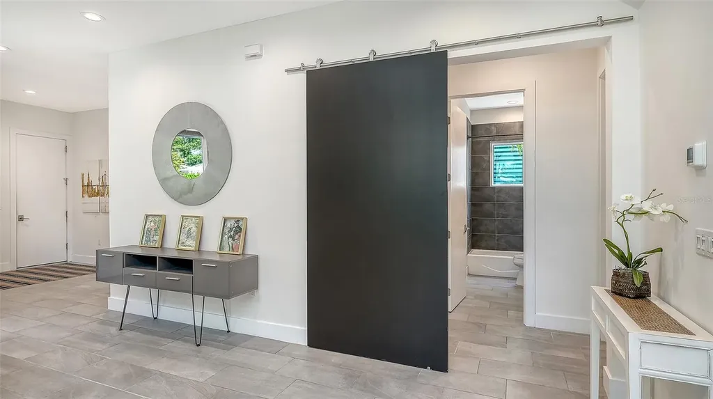 2254 Hawthorne Street Sarasota FL 34239
