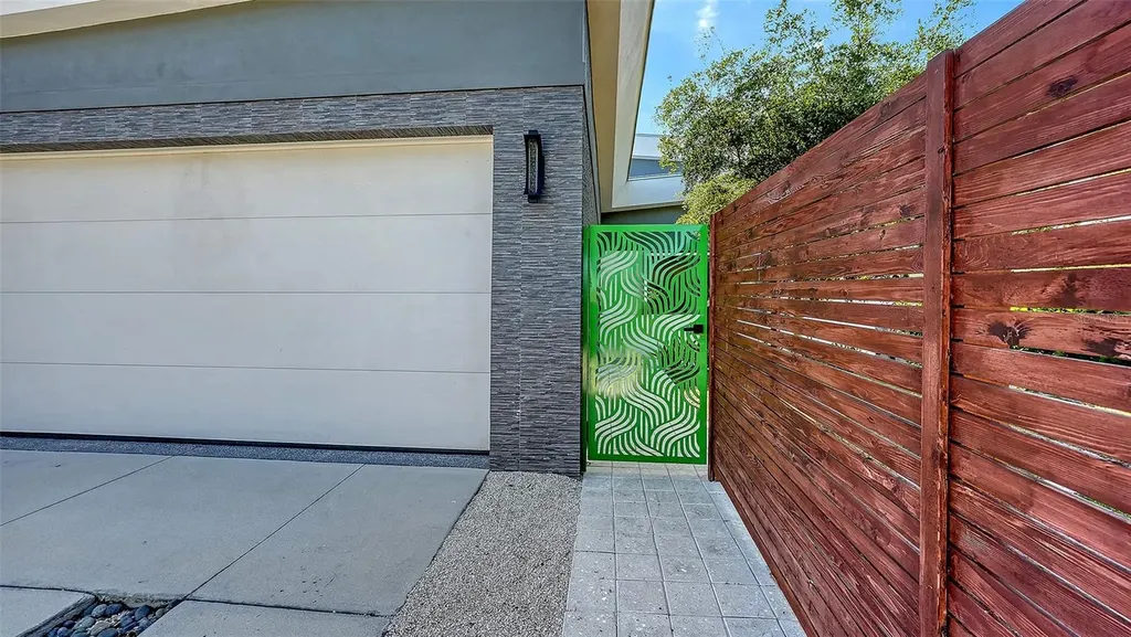 2254 Hawthorne Street Sarasota FL 34239