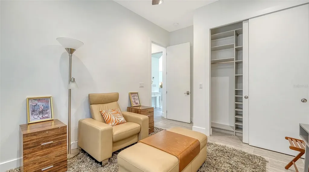 2254 Hawthorne Street Sarasota FL 34239