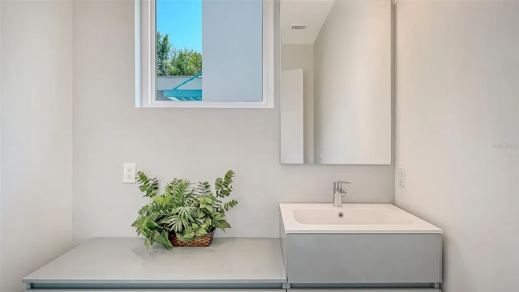 2254 Hawthorne Street Sarasota FL 34239