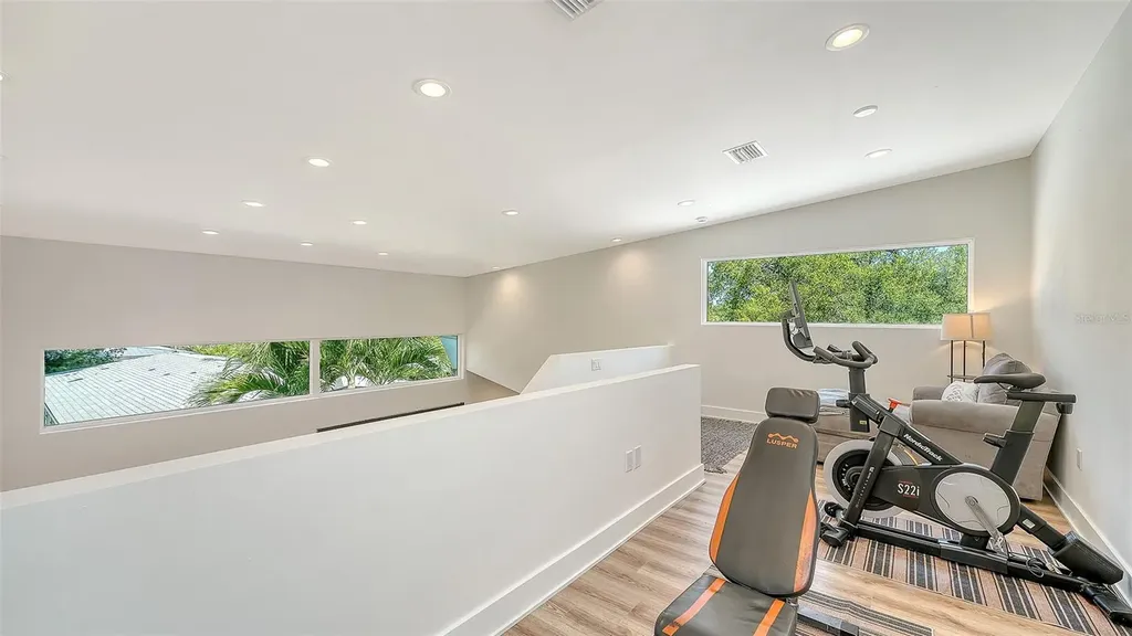 2254 Hawthorne Street Sarasota FL 34239