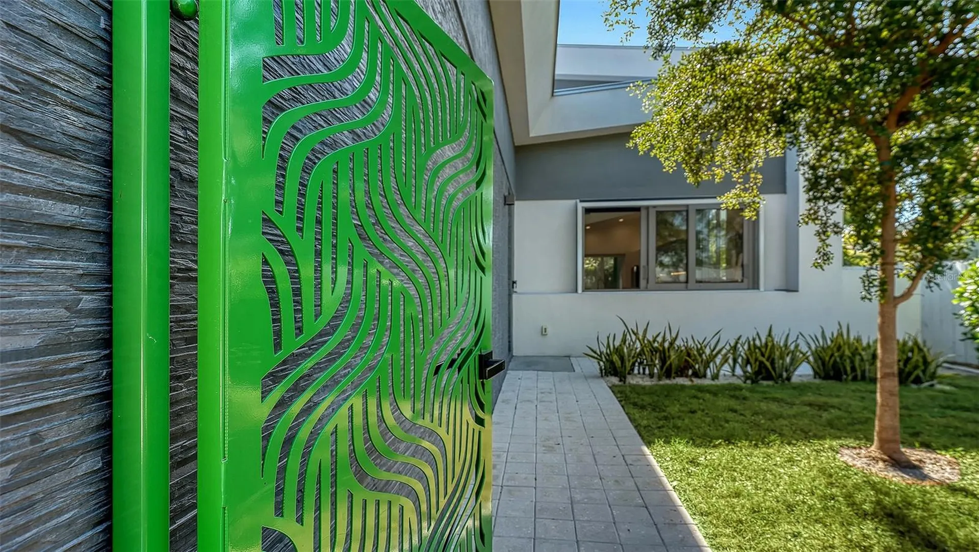 2254 Hawthorne Street Sarasota FL 34239