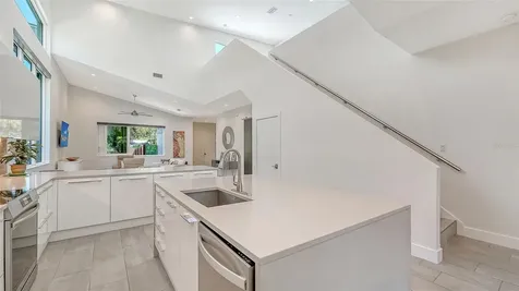 2254 Hawthorne Street Sarasota FL 34239