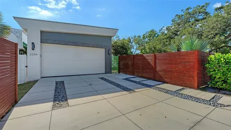 2254 Hawthorne Street Sarasota FL 34239