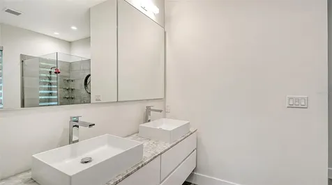 2254 Hawthorne Street Sarasota FL 34239