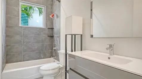2254 Hawthorne Street Sarasota FL 34239