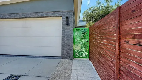 2254 Hawthorne Street Sarasota FL 34239