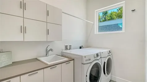 2254 Hawthorne Street Sarasota FL 34239