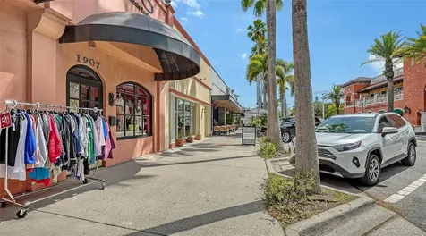 2254 Hawthorne Street Sarasota FL 34239