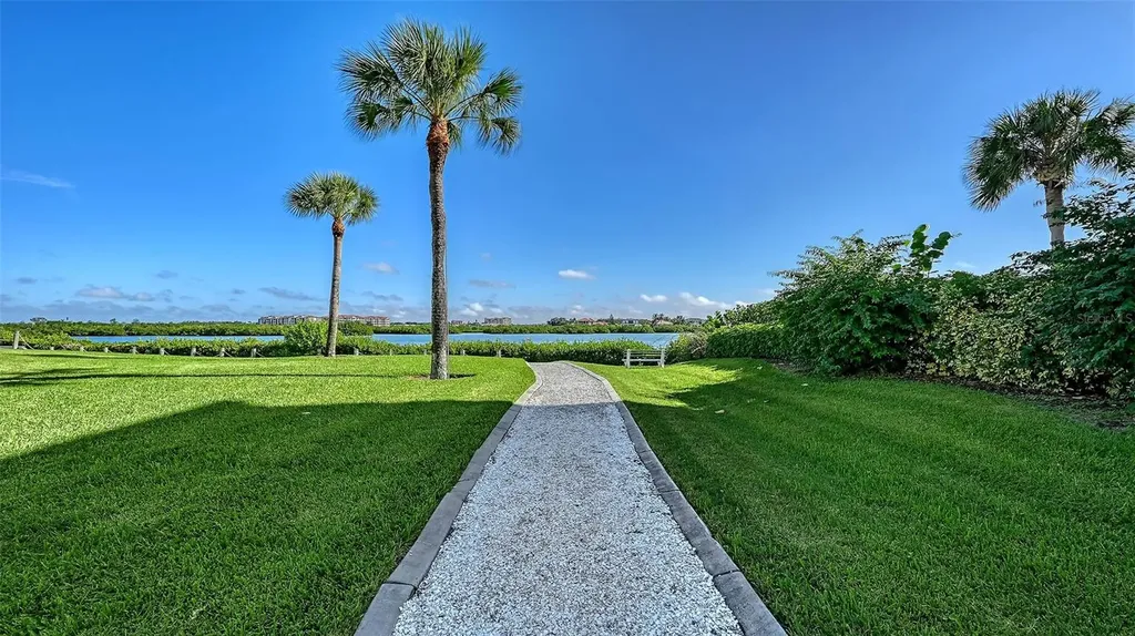 1328 Siesta Bayside Drive Sarasota FL 34242