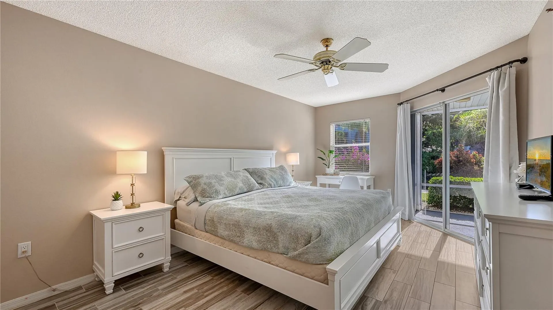 1328 Siesta Bayside Drive Sarasota FL 34242