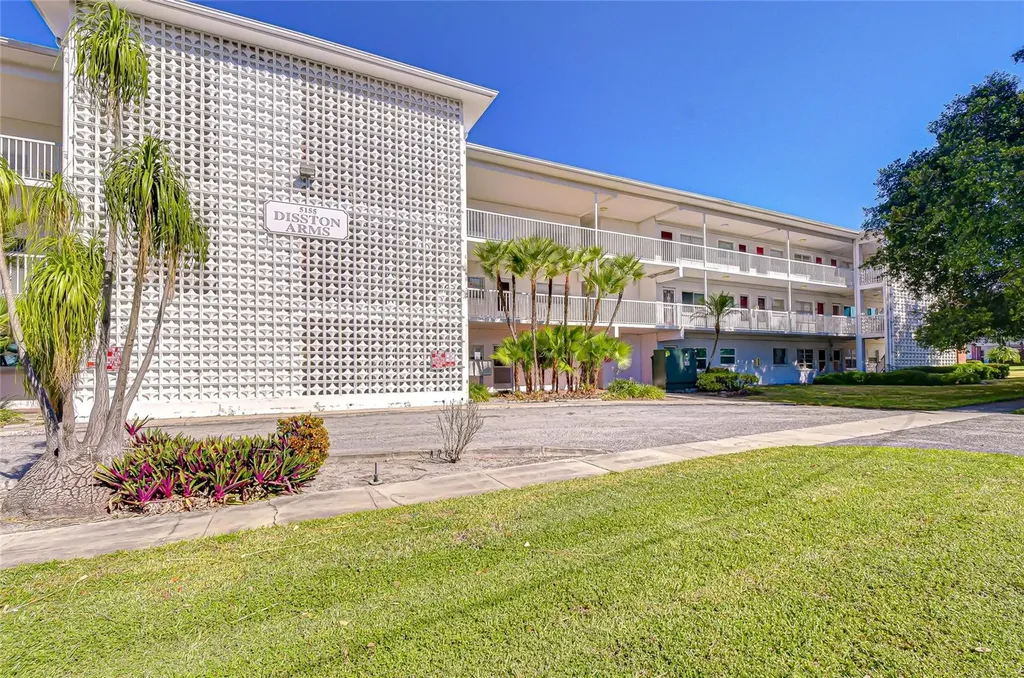 5155 9th Avenue N St Petersburg FL 33710