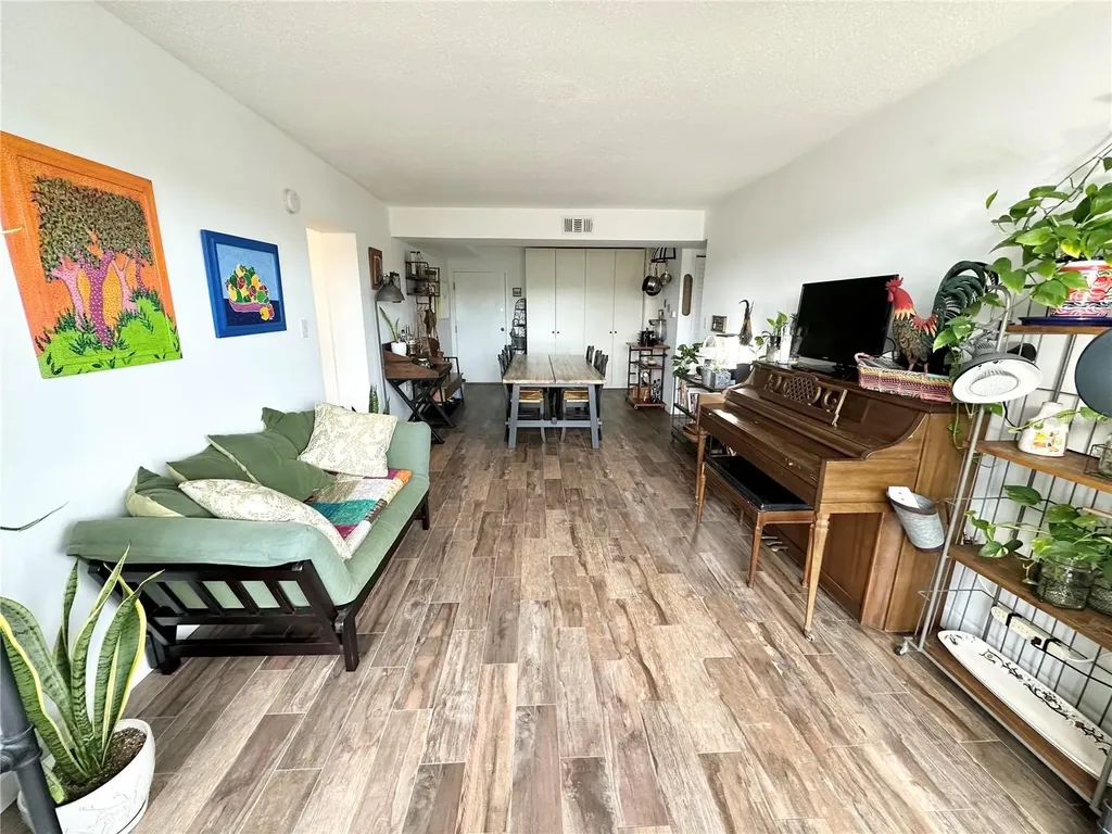 100 Waverly Way Clearwater FL 33756