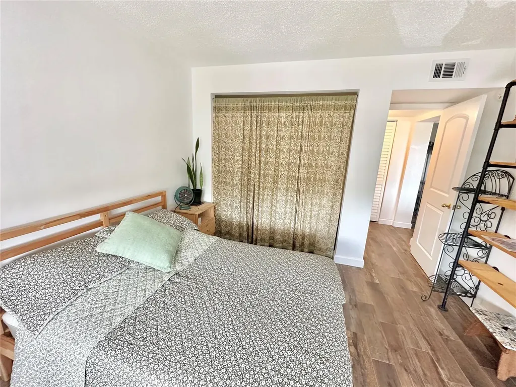 100 Waverly Way Clearwater FL 33756