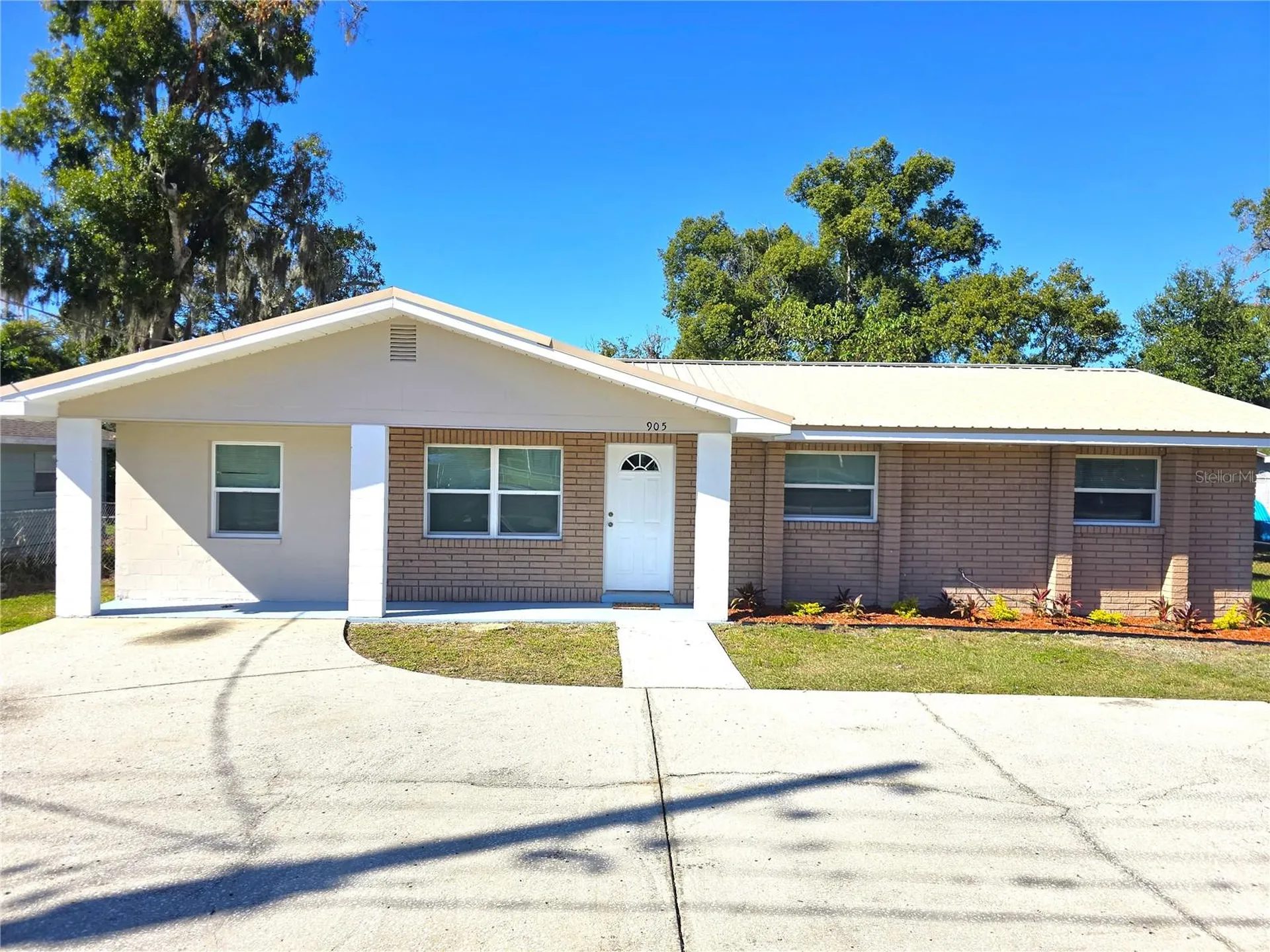 905 N Park Road Plant City FL 33563