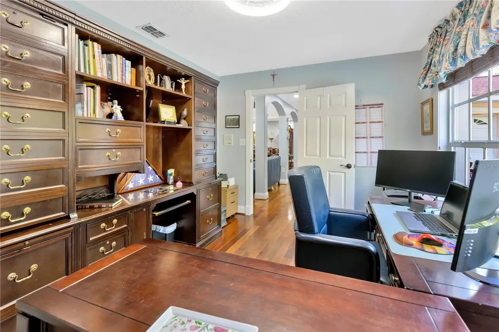 7201 Hodgewood Court Tampa FL 33614