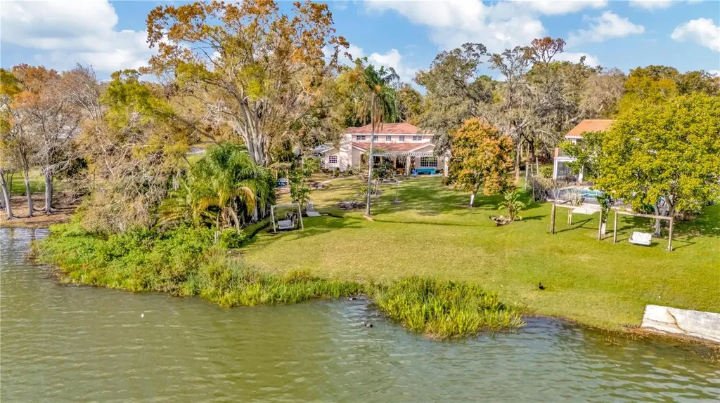 7201 Hodgewood Court Tampa FL 33614