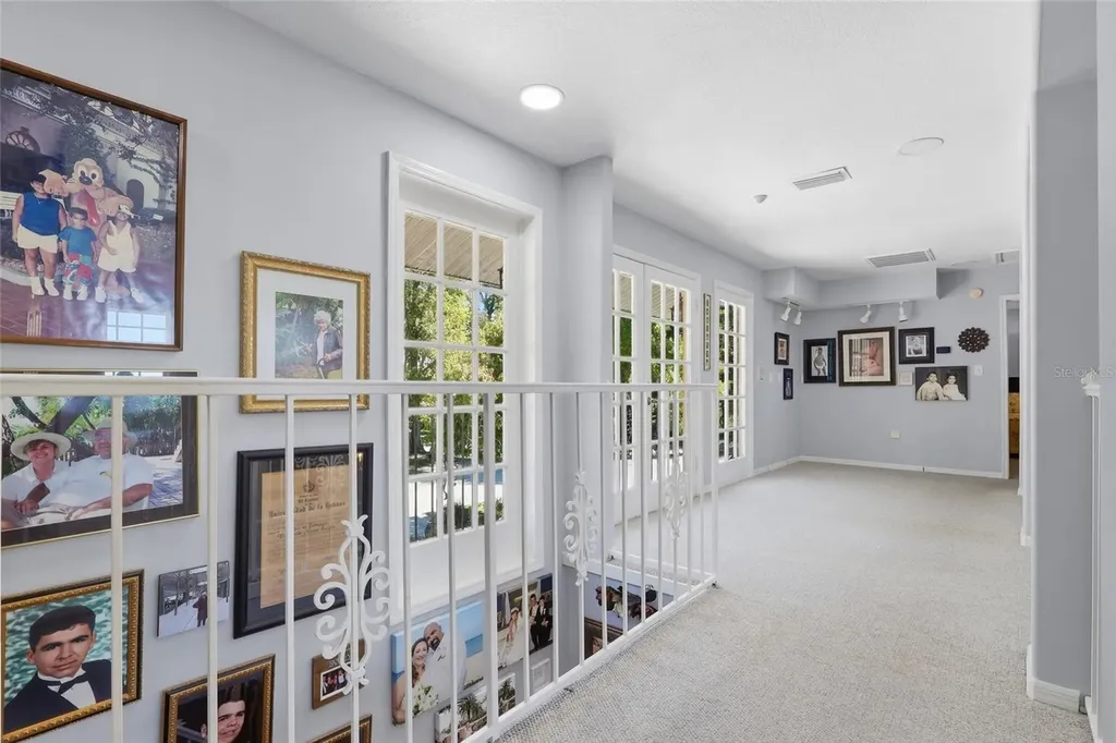 7201 Hodgewood Court Tampa FL 33614