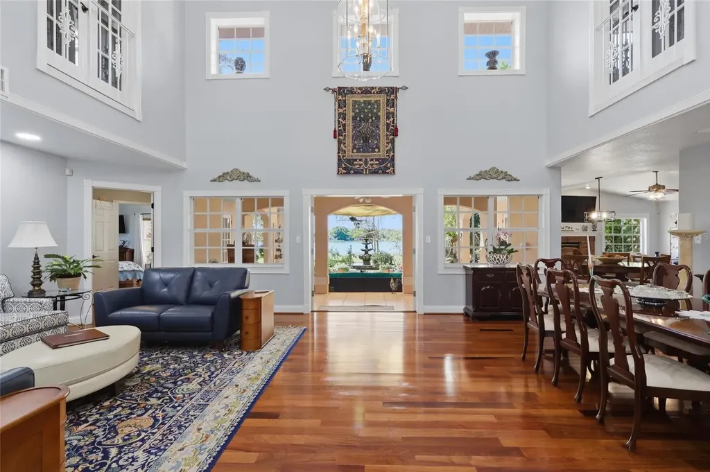 7201 Hodgewood Court Tampa FL 33614