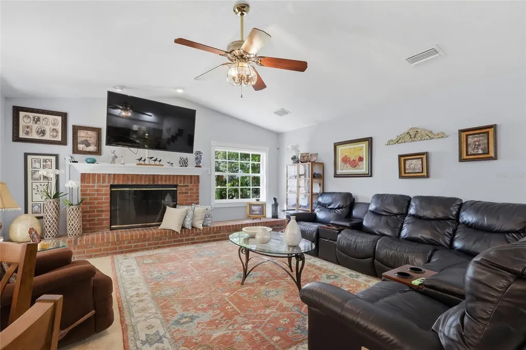 7201 Hodgewood Court Tampa FL 33614