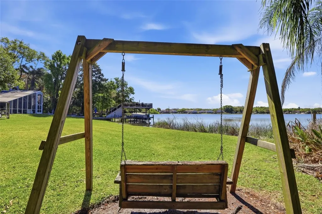 7201 Hodgewood Court Tampa FL 33614