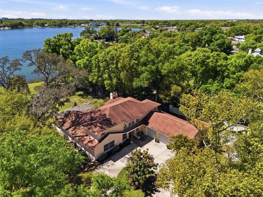 7201 Hodgewood Court Tampa FL 33614