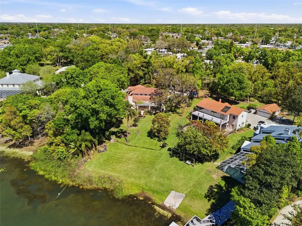 7201 Hodgewood Court Tampa FL 33614