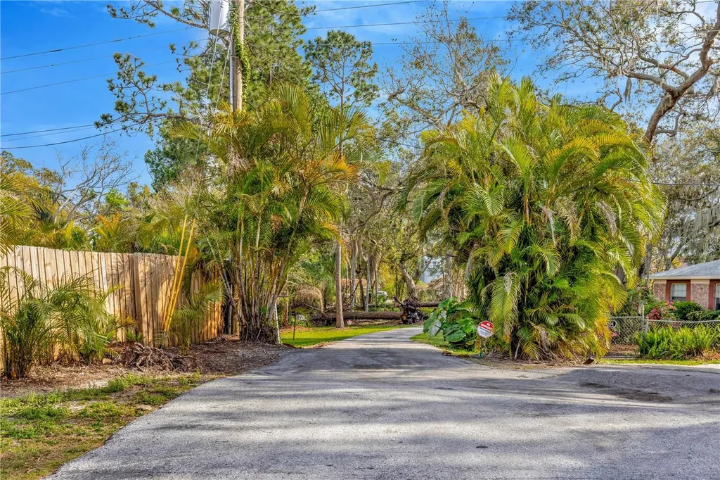7201 Hodgewood Court Tampa FL 33614