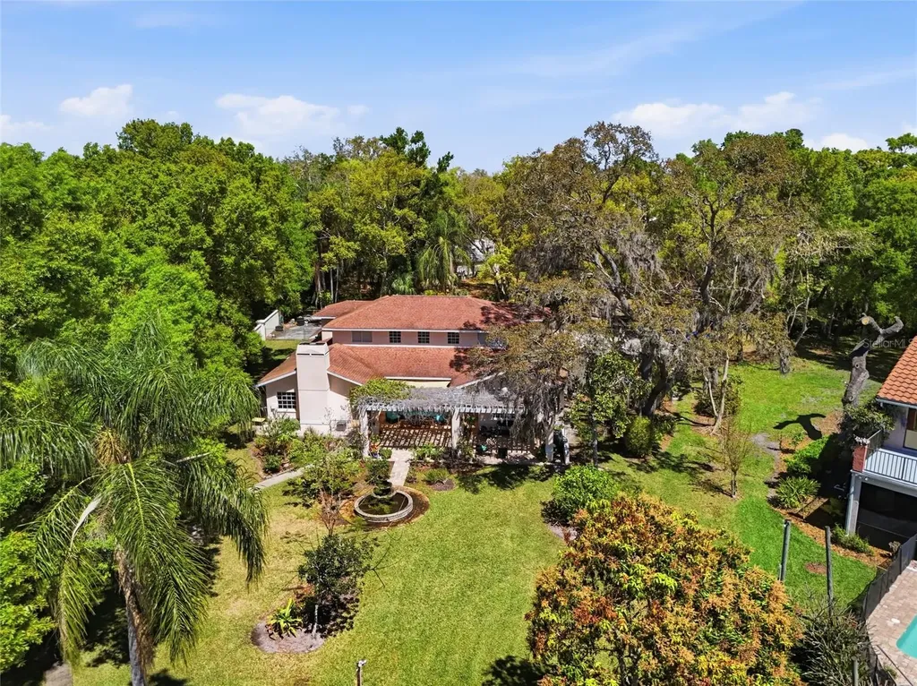 7201 Hodgewood Court Tampa FL 33614