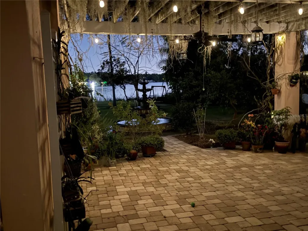7201 Hodgewood Court Tampa FL 33614